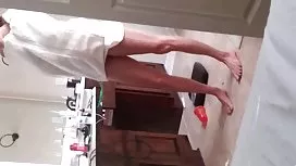 当他乱搞她时我起飞（私人住宅）