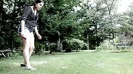 在海滩上的金发女郎