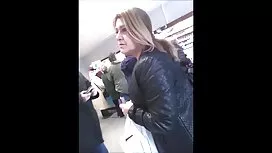 肛门业余女孩与​​球。